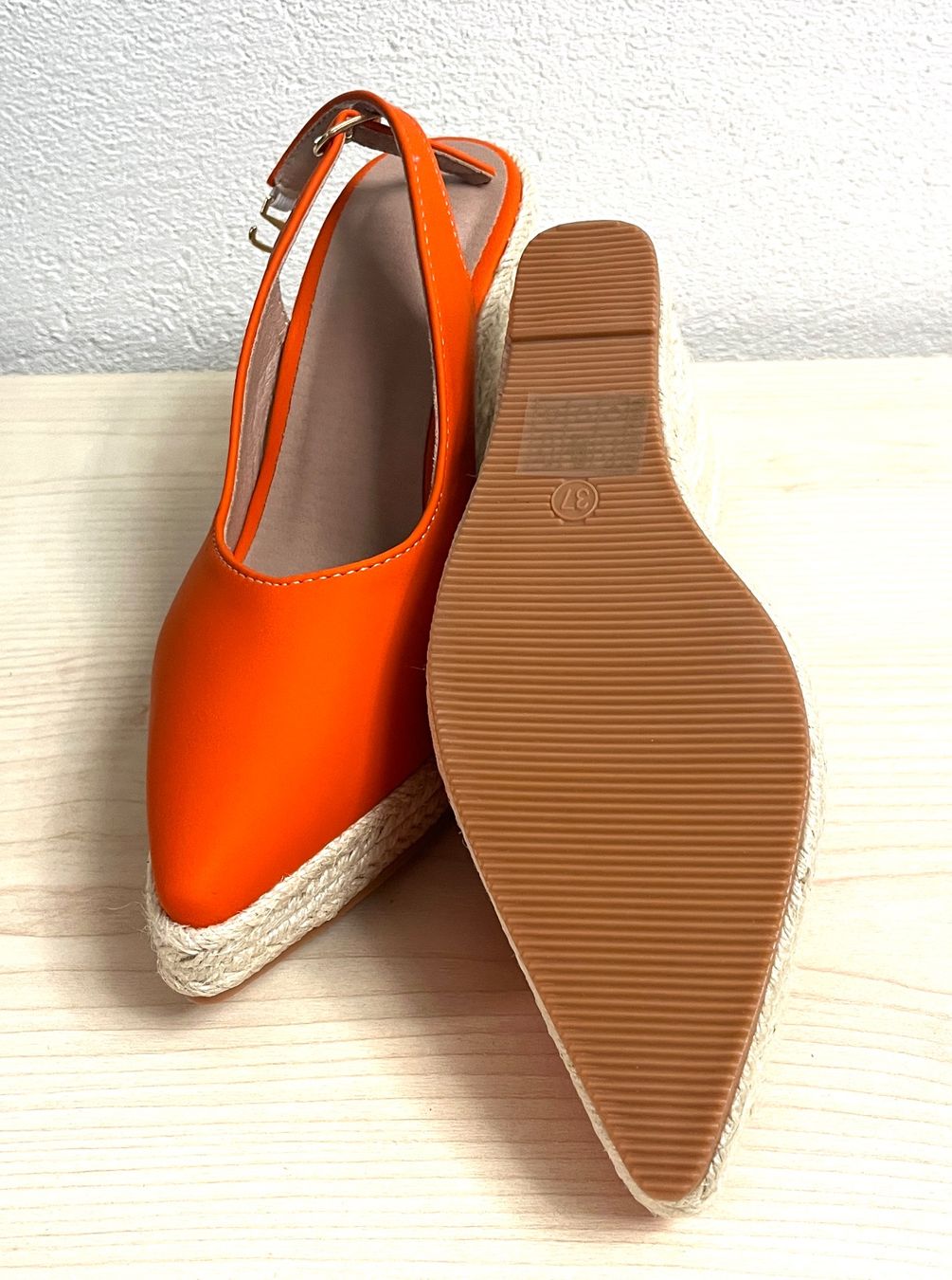 Scarpe da donna: Orange Keil High Heels Gr 36/37 – Usato da Domat/Ems venduto da Kollers65 2