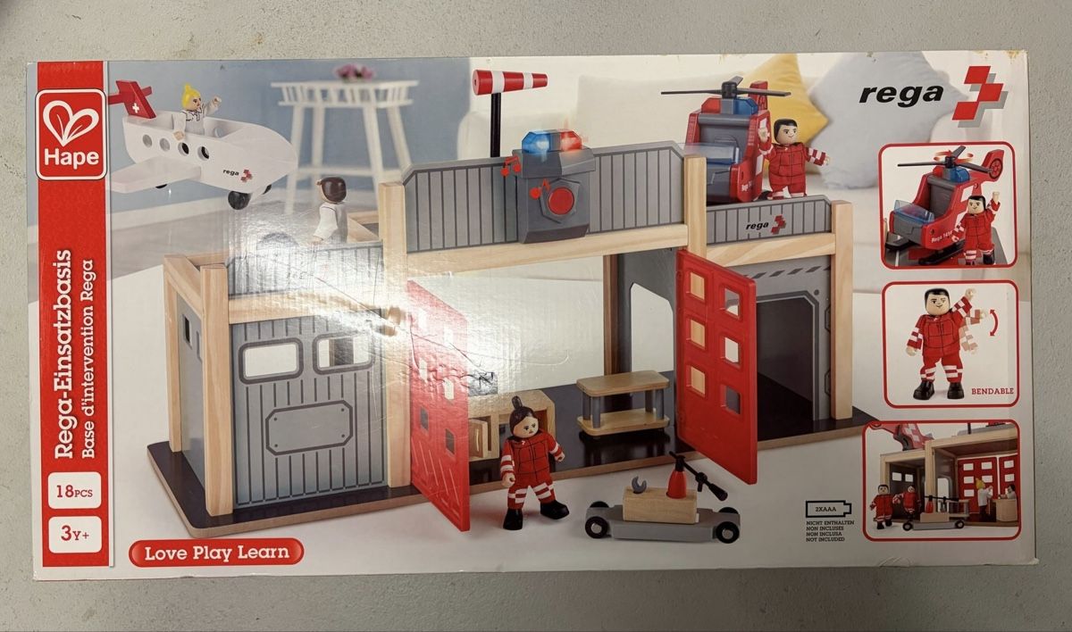 Hape Spielzeuge: Rega - Einsatzbasis von Hape – Neu und originalverpackt aus Busswil BE von saskia_