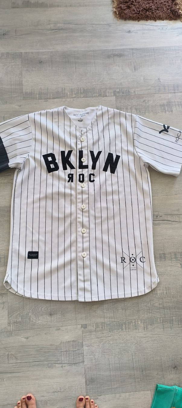 T-shirt: Brooklyn t-shirt – Usato da Beringen venduto da Holly.80