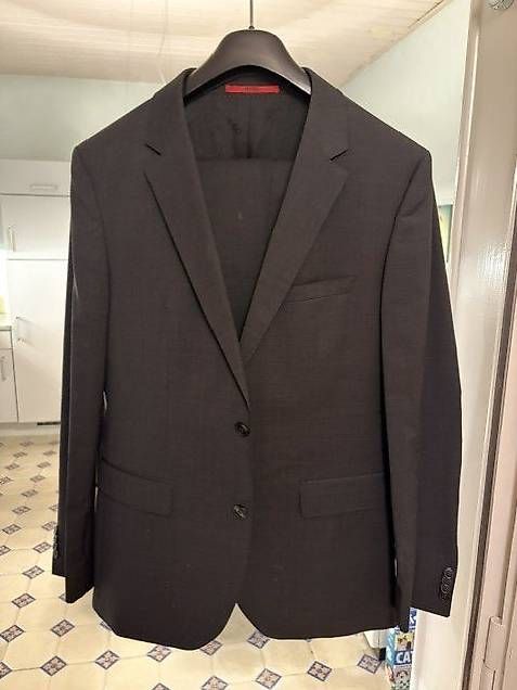 Hugo Boss Completi: Costard 2 pièces HUGO BOSS – Nuovo (secondo la descrizione) da Reconvilier venduto da jer_g8lf