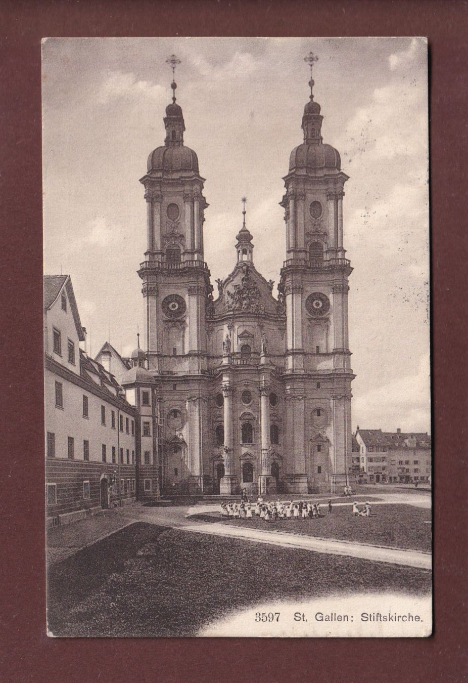 Cartoline postali: ST. GALLEN - Stiftskirche - Leute - 1909 – Usato da Pully venduto da nicecards