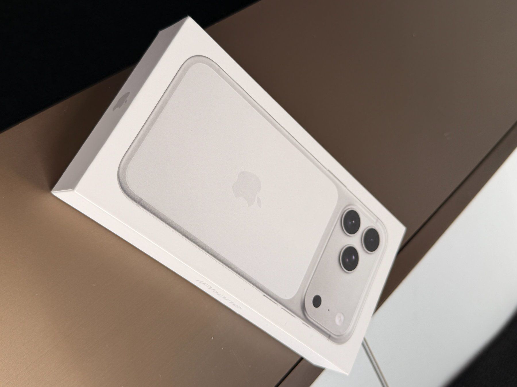 Apple Telefoni cellulari / Smartphones: Iphone 17 Pro Max, silver, 265 GB, NEU!!! ungebraucht – Nuovo (secondo la descrizione) da Zürich venduto da hol_tm7m 4