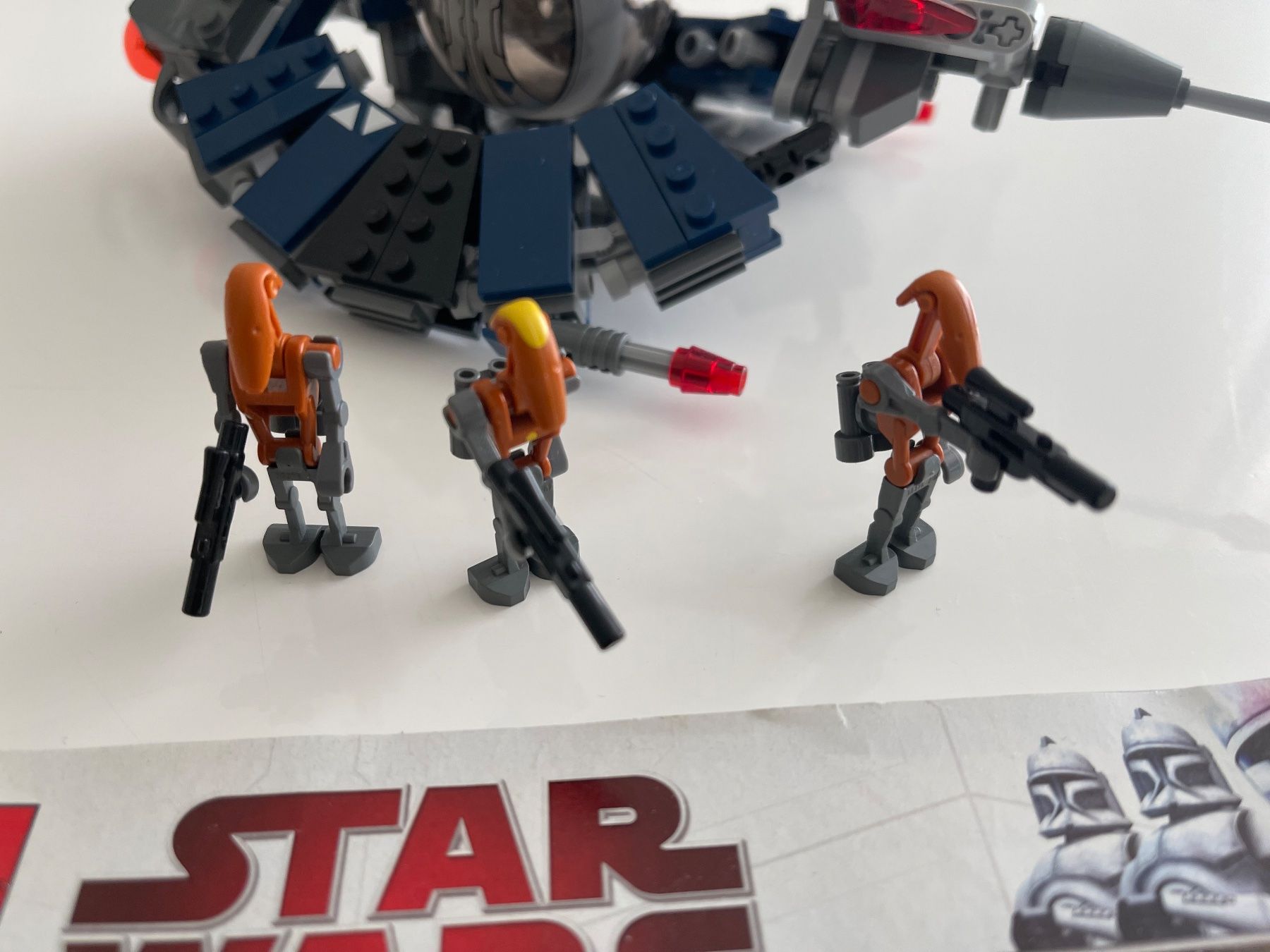 Lego Kit di costruzioni: LEGO Star Wars 8086 Droid Tri-Fighter - Clone Wars - 2010 – Usato da Burgdorf venduto da Pistar 2