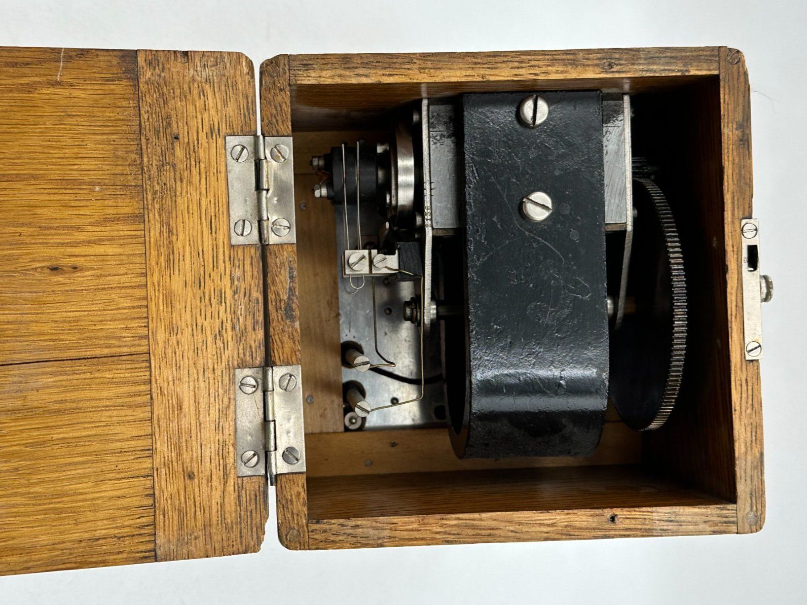 Messen: Vintage Voltmeter / Megaohm Meter Messgerät – Gebraucht aus Luzern von Lager6640 4
