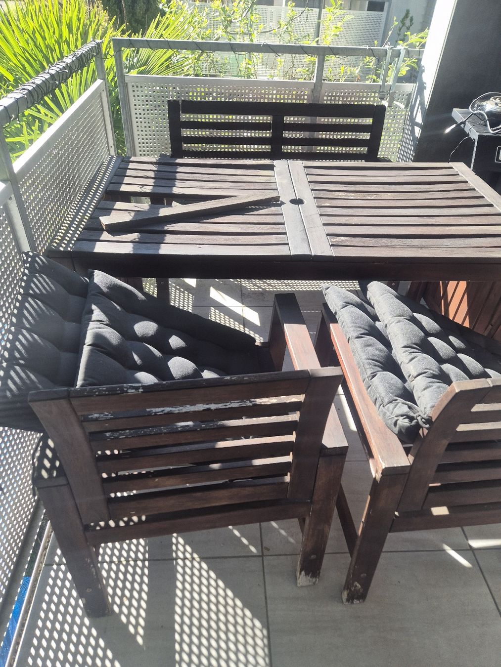 Ikea Set de table et chaises: GRATİS Balkon/Garten Möbel – Défectueux à Eglisau par Accesoriesch