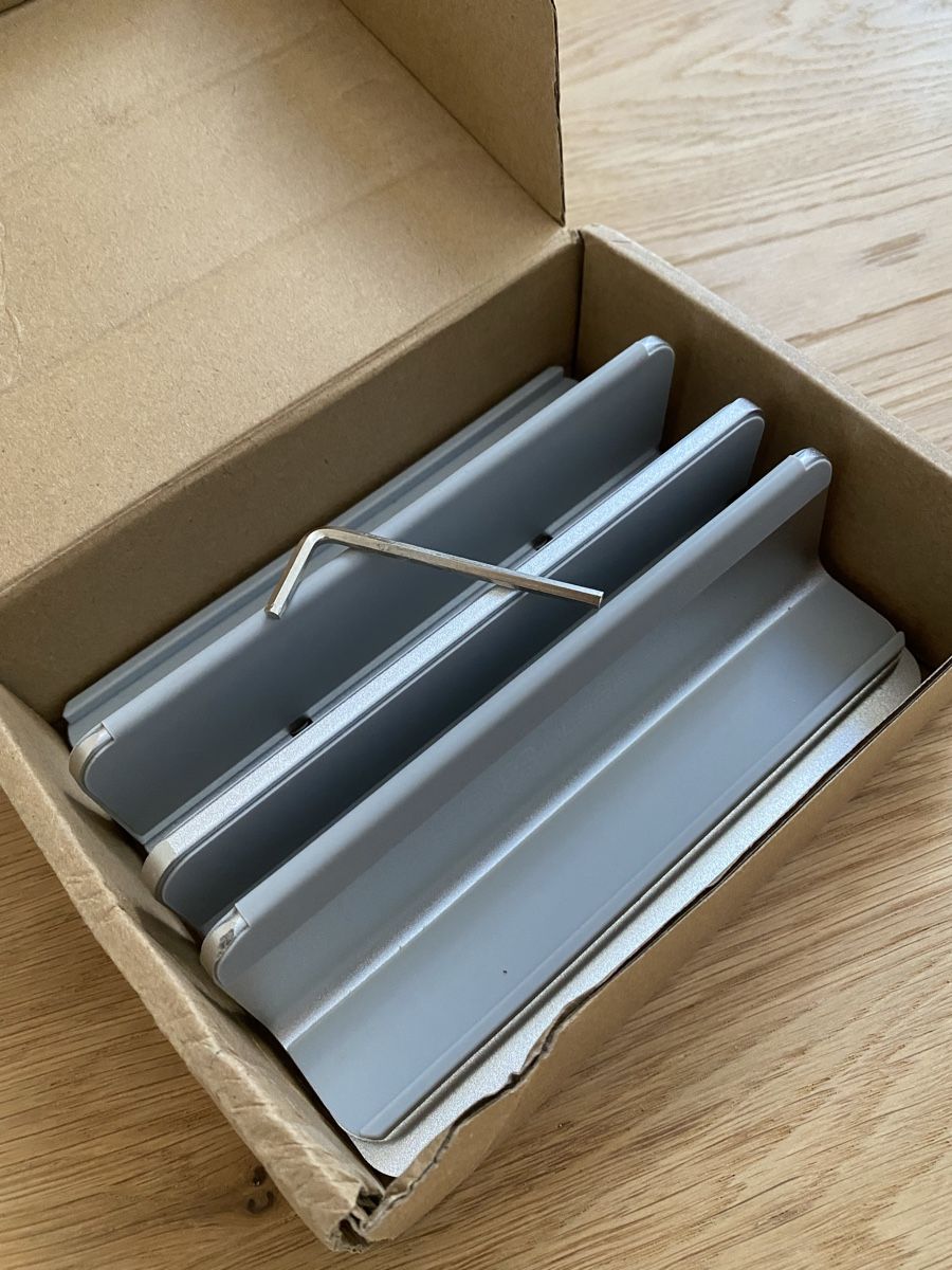 Racks & Supports: Laptopständer silber Aluminium neu – Neuf (Voir description) à Solothurn par damomami 1