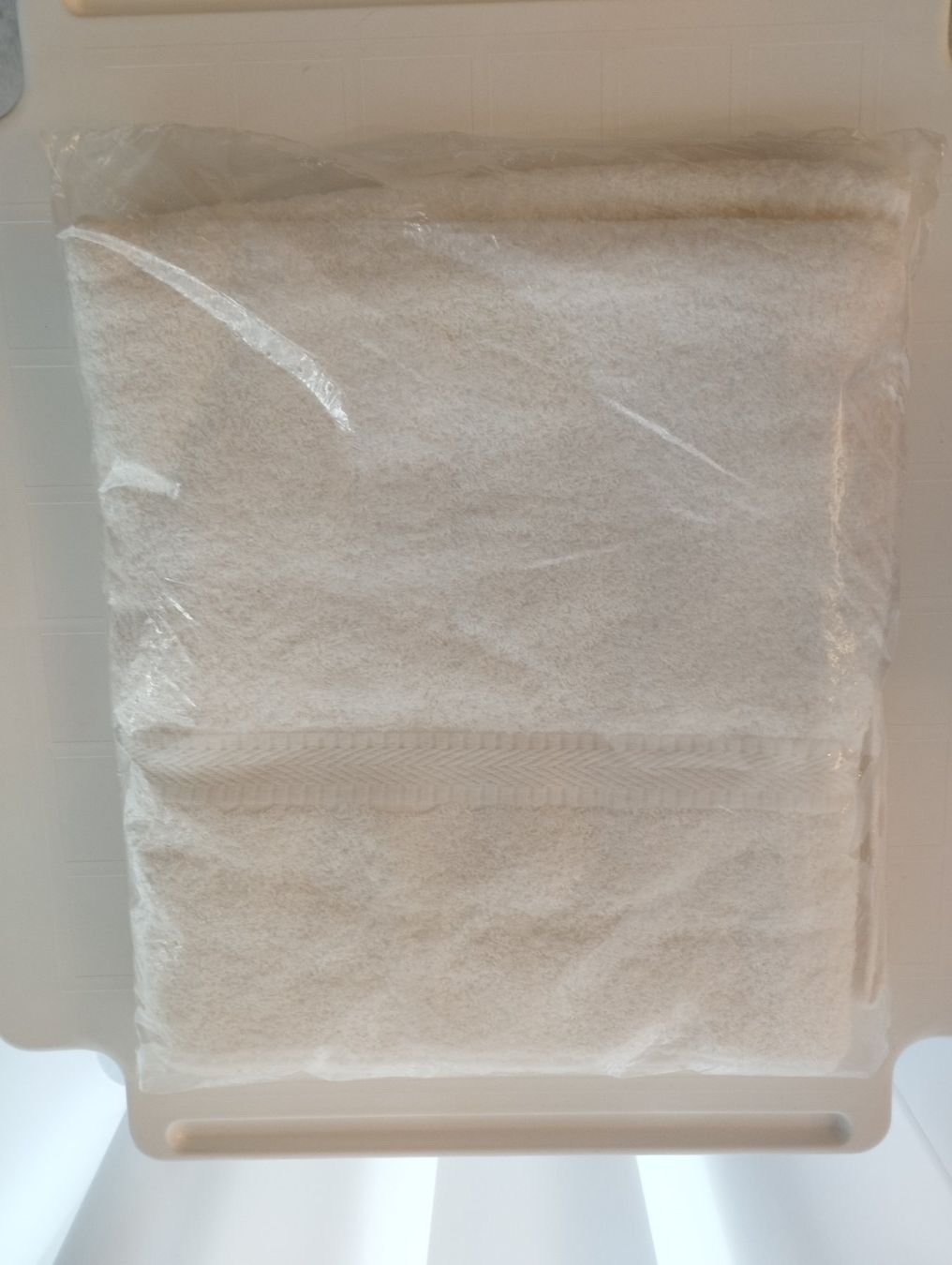 Teli da bagno: Badetuch Margaret Astor, originalverpackt, antik – Nuovo e nell'imballaggio originale da Ostermundigen venduto da Dinge1 2