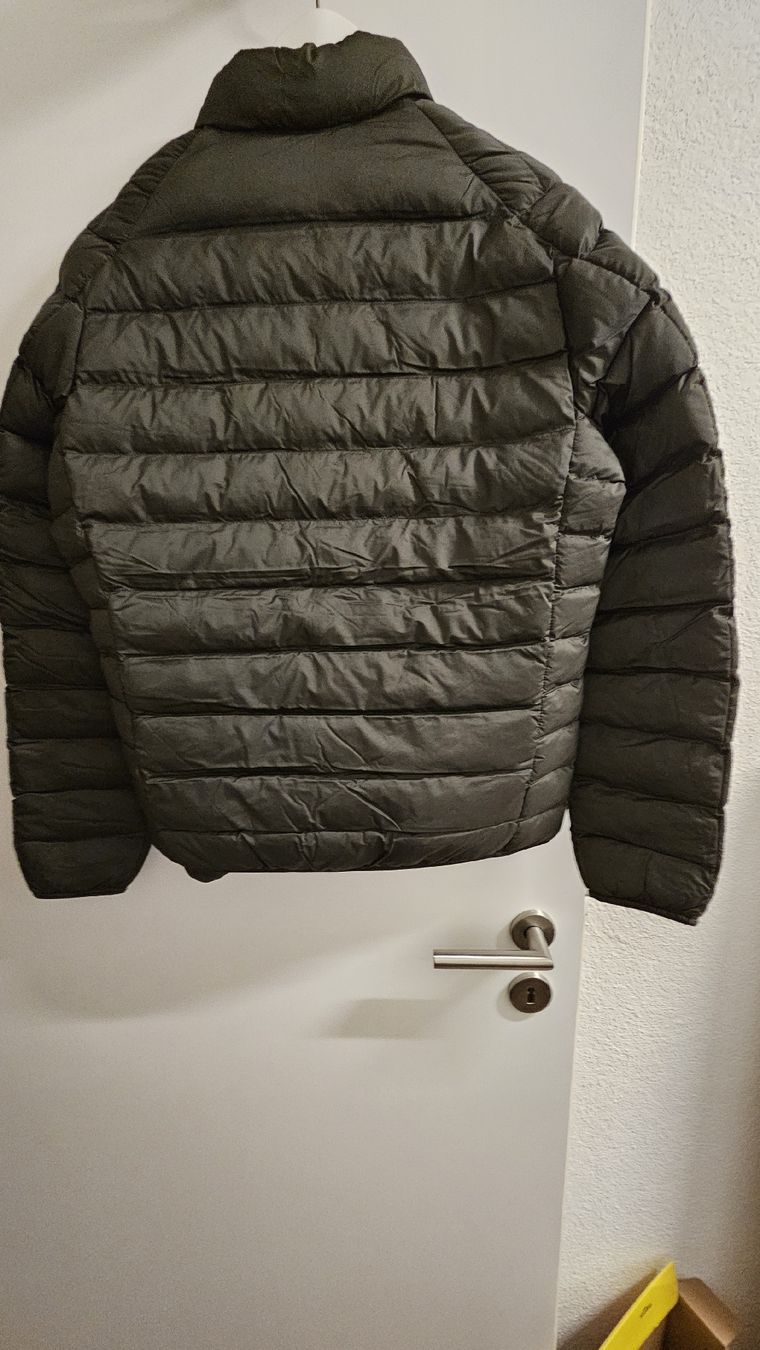 Uniqlo Giacche: Neue unegtragene Uniqlo Puffertech Jacke Small – Nuovo (secondo la descrizione) da Zürich venduto da Beachboy79 1