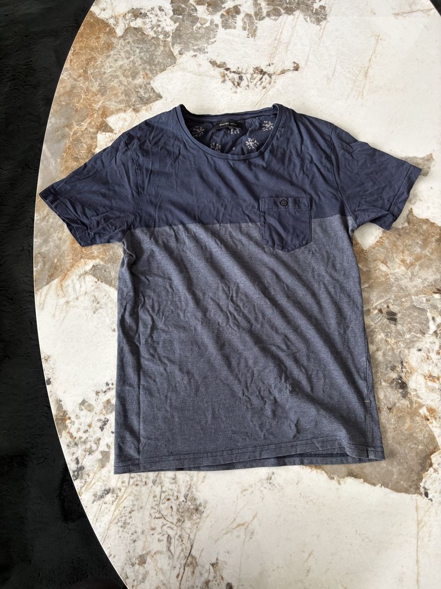 T-shirt: T-Shirt mit Brusttasche  – Usato da Spreitenbach venduto da Dani.97