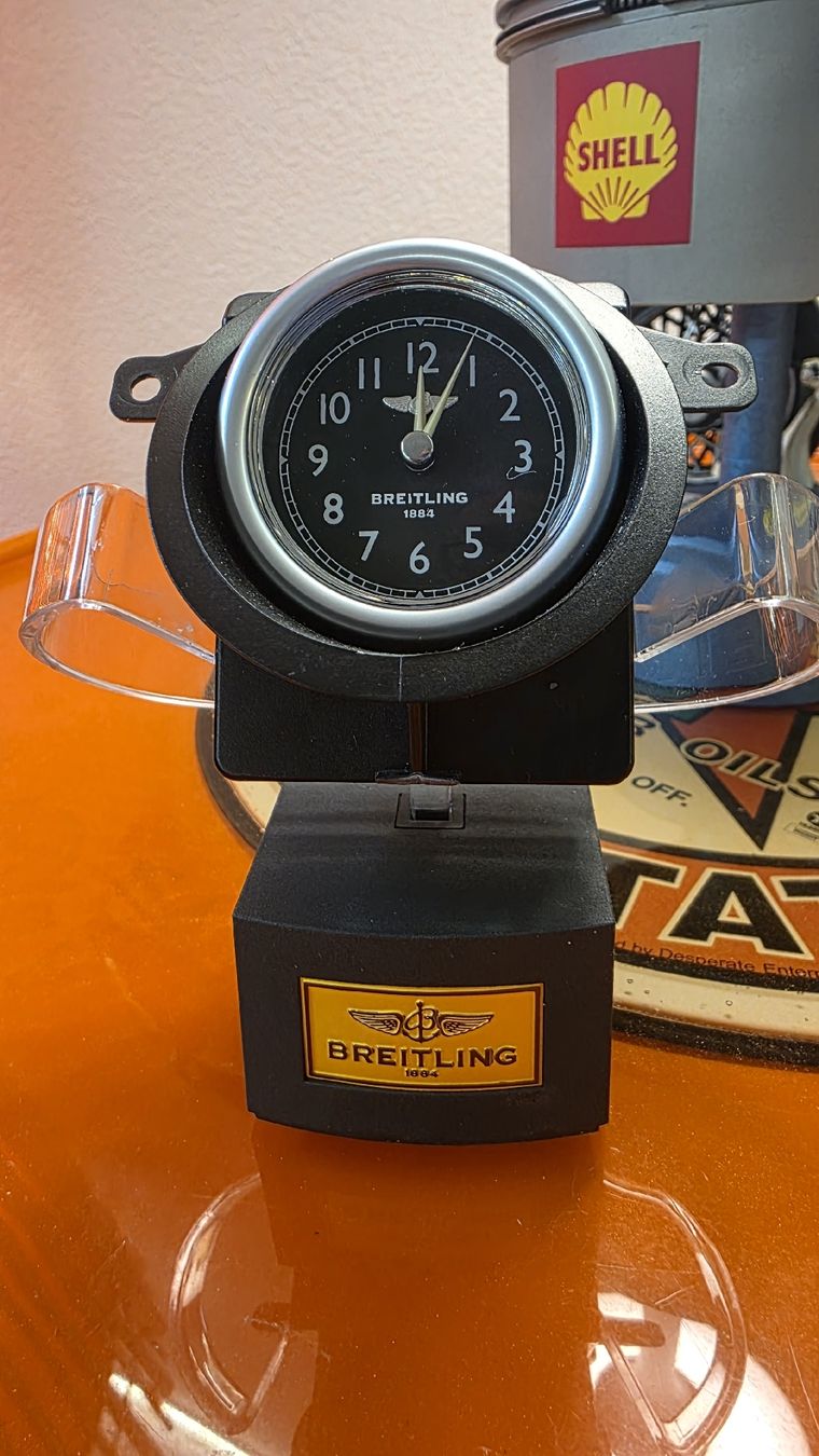 Breitling Orologi: BREITLING AVIATIK ODER BENTLEY UHR MIT AUSSTELLER – Usato da Winterthur venduto da Navitimer 1