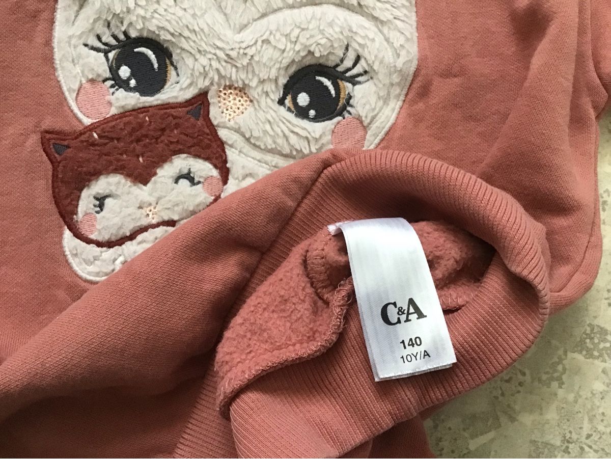 C&A Maglioni & Felpe: Kinder Pullover C&A altrosa mit Eulen Motiv Grösse 134-140 – Usato da Seuzach venduto da Tureda 1