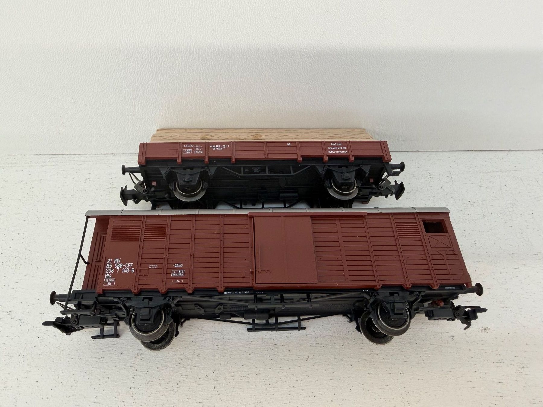 Märklin Trains électriques: Märklin 4423 +  4698 Güterwagen 2er Set der DB – D'occasion à Büsserach par ModellbahnDepot 3