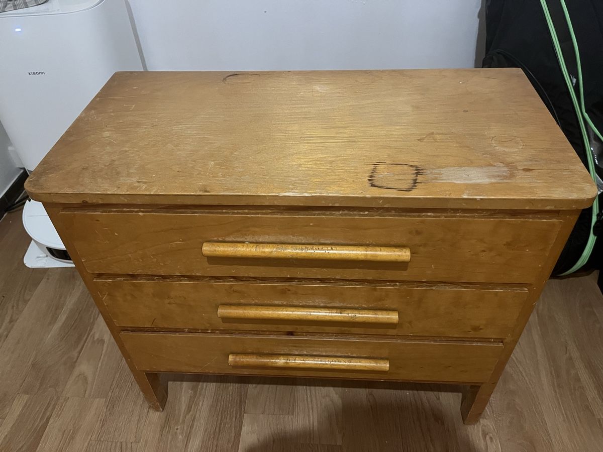 Cassettiere: Vintage Holz-Kommode mit 3 Schubladen – Usato da Zürich venduto da chr_cb9b 1
