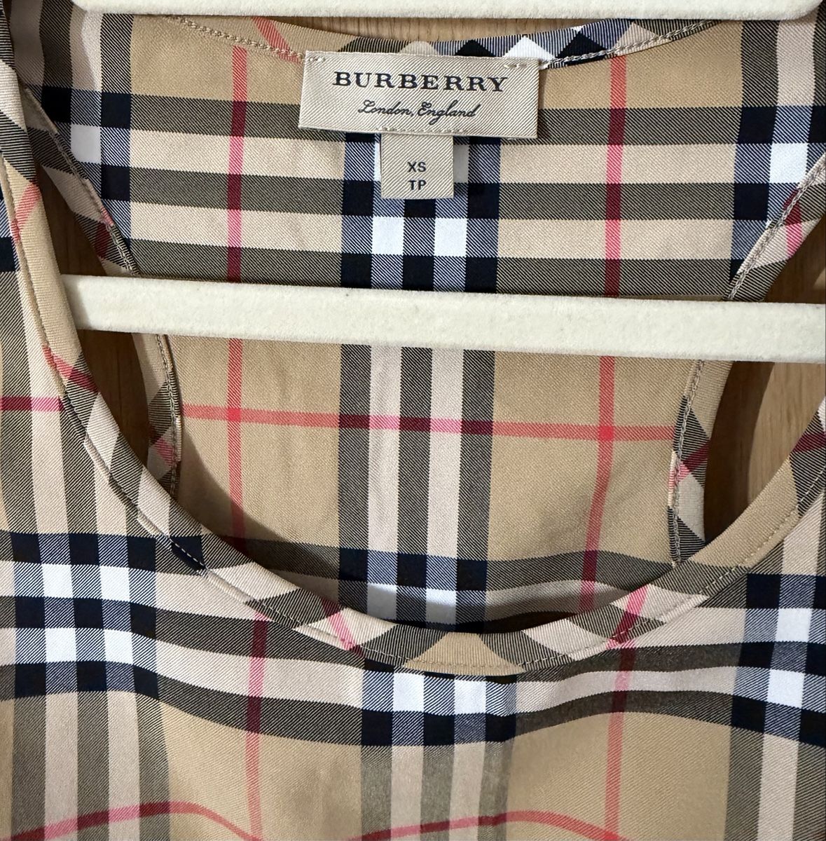 Burberry Top: Burberry top, gr. XS – Nuovo (secondo la descrizione) da Pfäffikon SZ venduto da happy.life 1