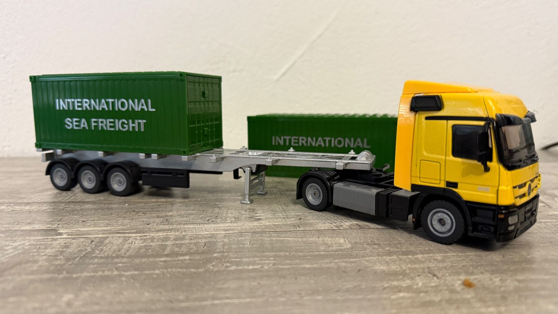 Siku Modellbausätze & Standmodelle: Siku LKW in Gelb – Gebraucht aus Ennetbürgen von Siku-Sammlung 3