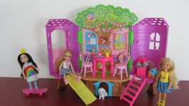 Barbie Chelsea Spielhaus mit Puppen und viel Zubehör