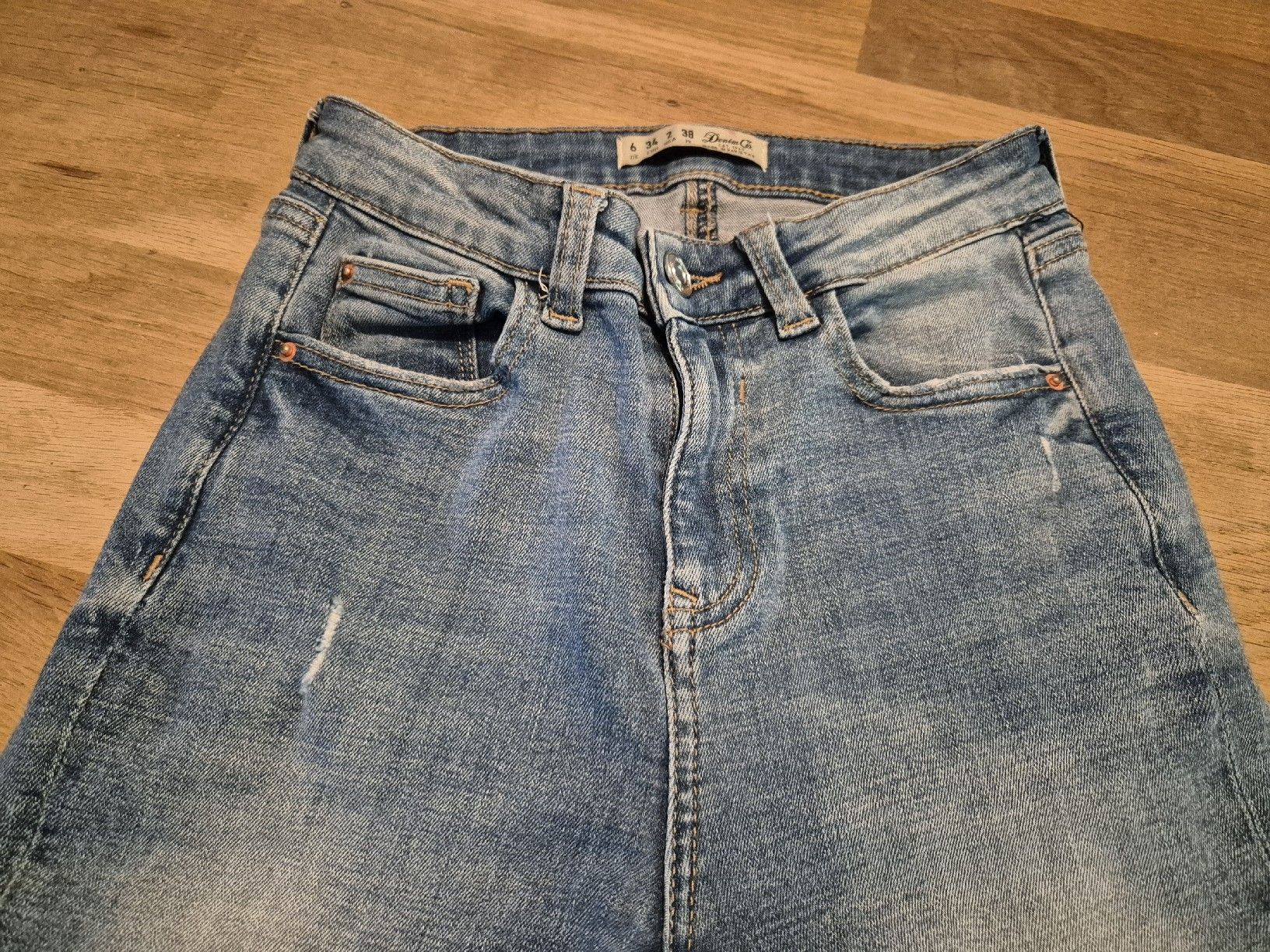 Pantaloni: Jeanshose Gr. 34, Denim – Nuovo (secondo la descrizione) da Urtenen-Schönbühl venduto da Chaeppeler 3