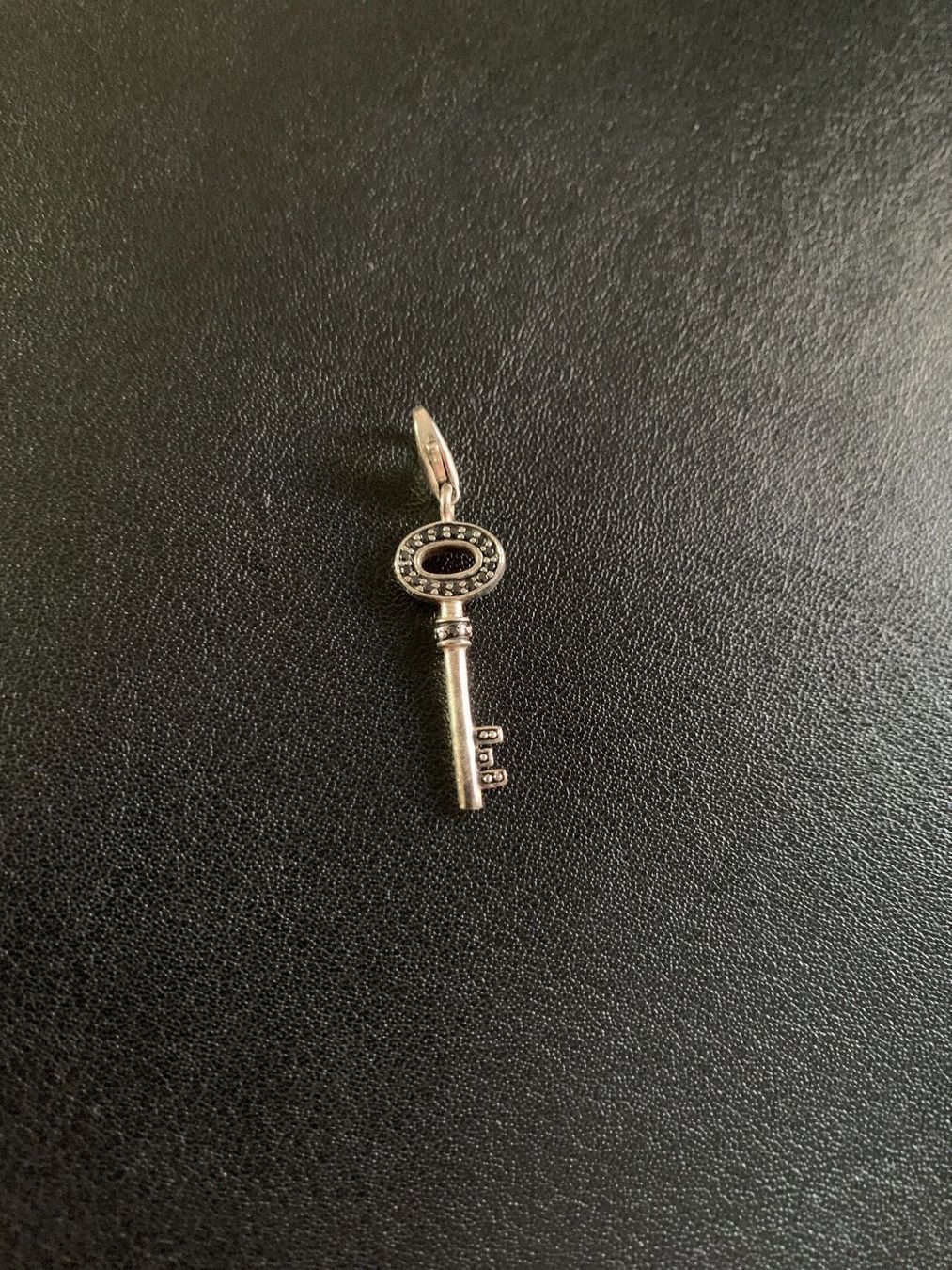 Thomas Sabo Ciondoli: Thomas Sabo Anhänger Schlüssel – Usato da Wallisellen venduto da preloved.fastfashion