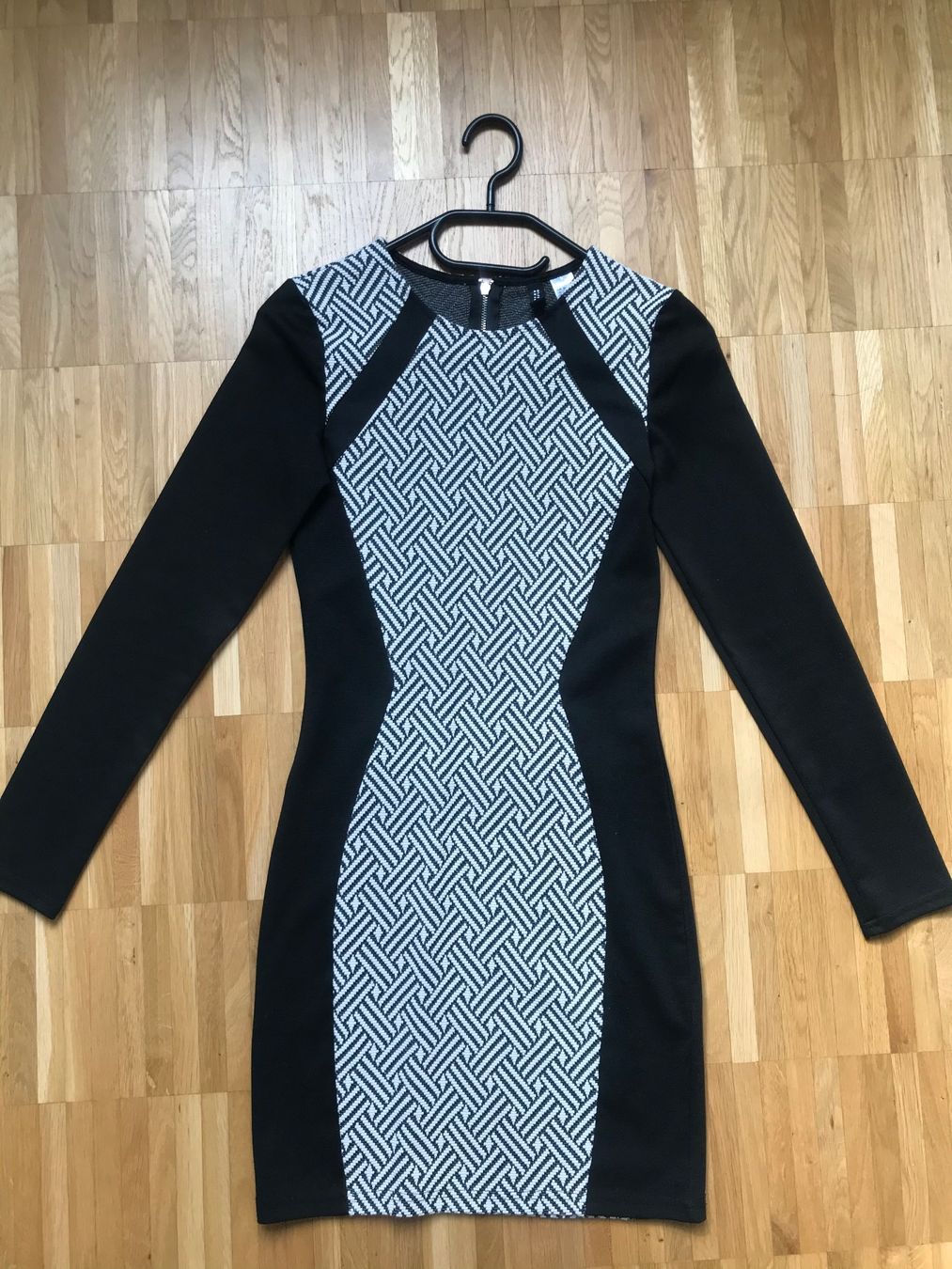 H&M Robes: H&M Kleid 36 – D'occasion à Dübendorf par VSAngel