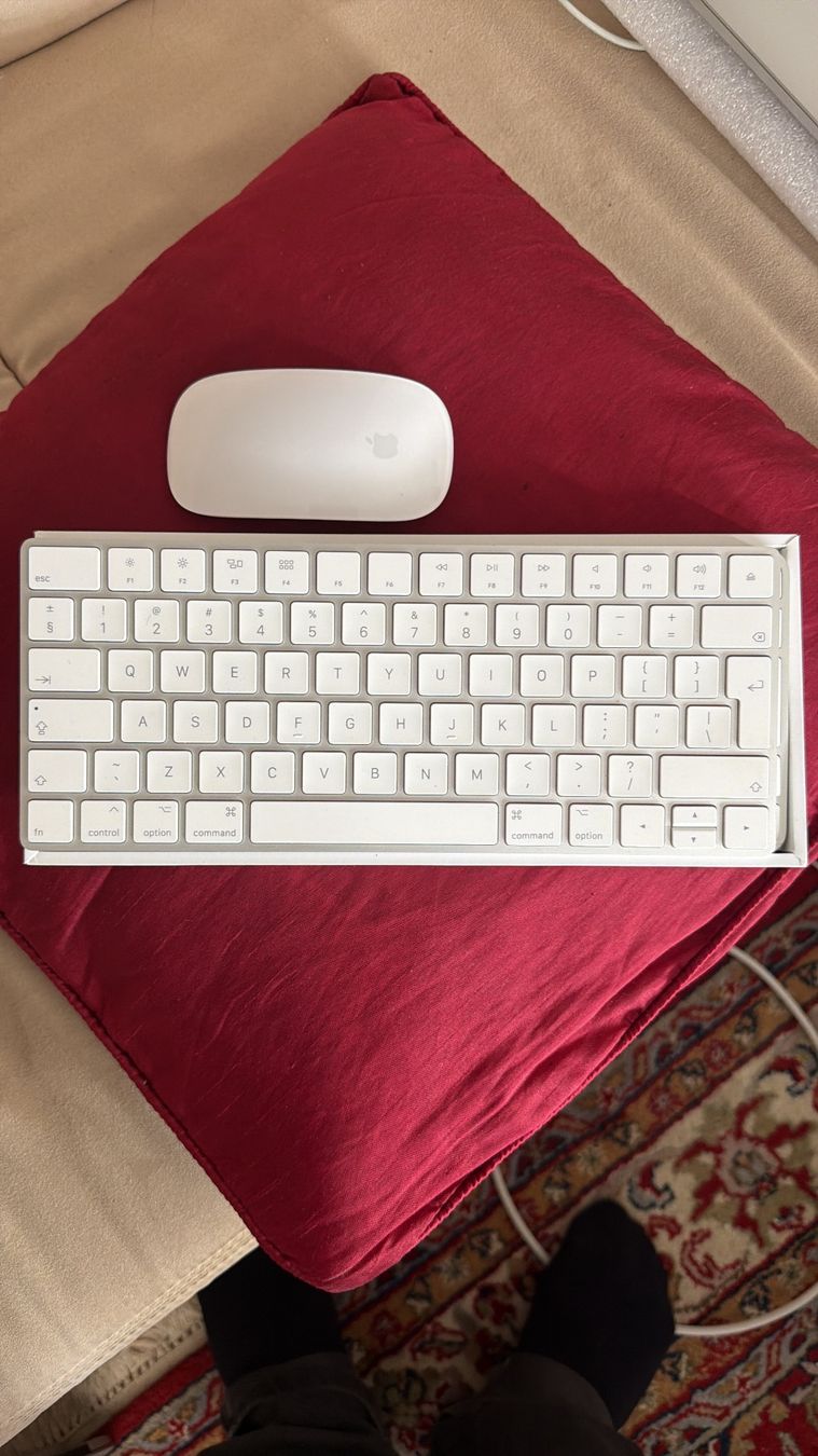 Apple Tastiere: Apple Wireless Tastatur und Maus magic 2 – Usato da Schattdorf venduto da Kofi57