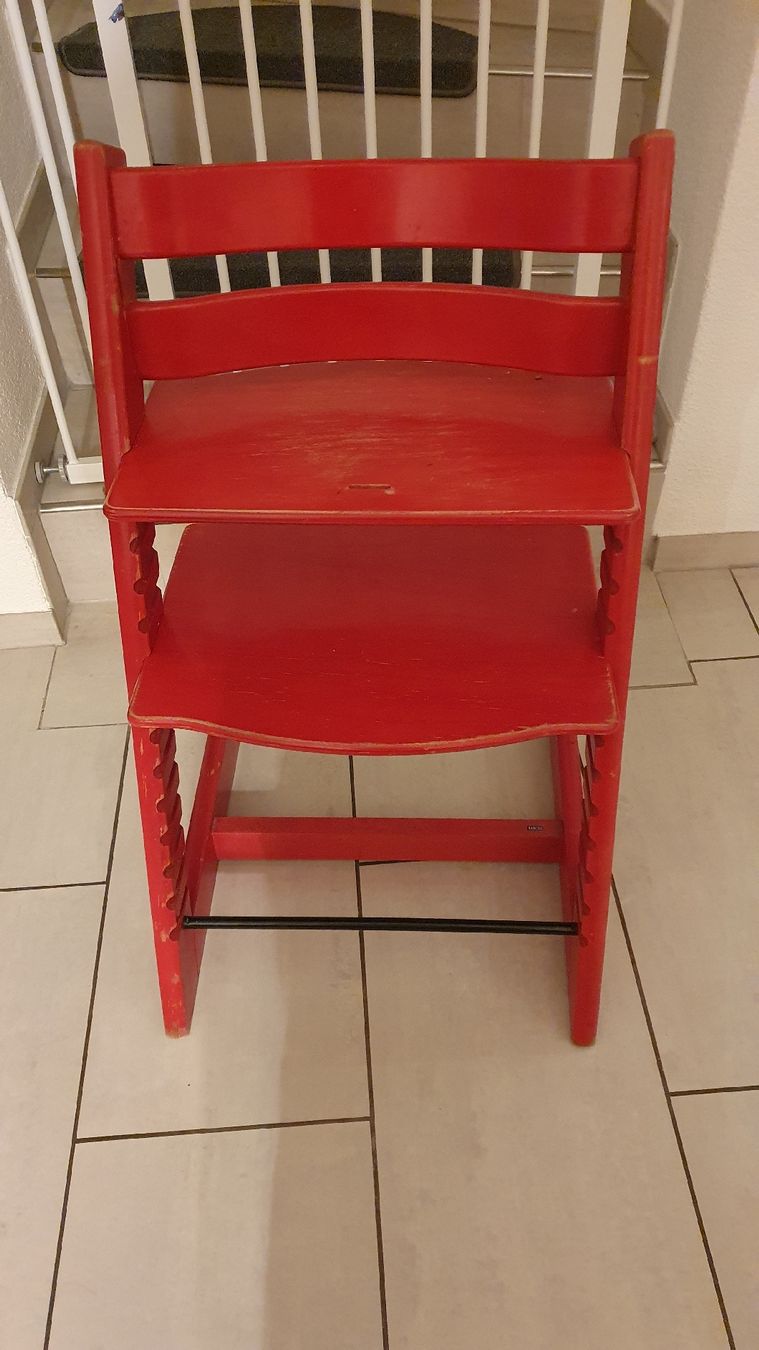 Stokke Seggioloni: Stokke Tripp Trapp Kinderstuhl, rot – Usato da Kollbrunn venduto da Elaxmafi