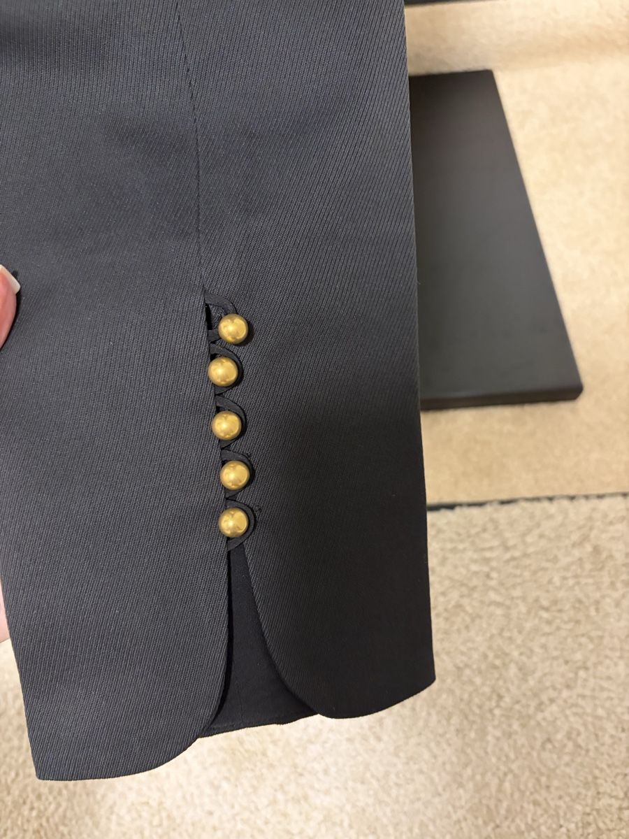 Gucci Pantaloni: Gucci Black Trousers Size 38, Gold Buttons, Spring Ready! – Nuovo (secondo la descrizione) da Sarnen venduto da vik_jw5z 4
