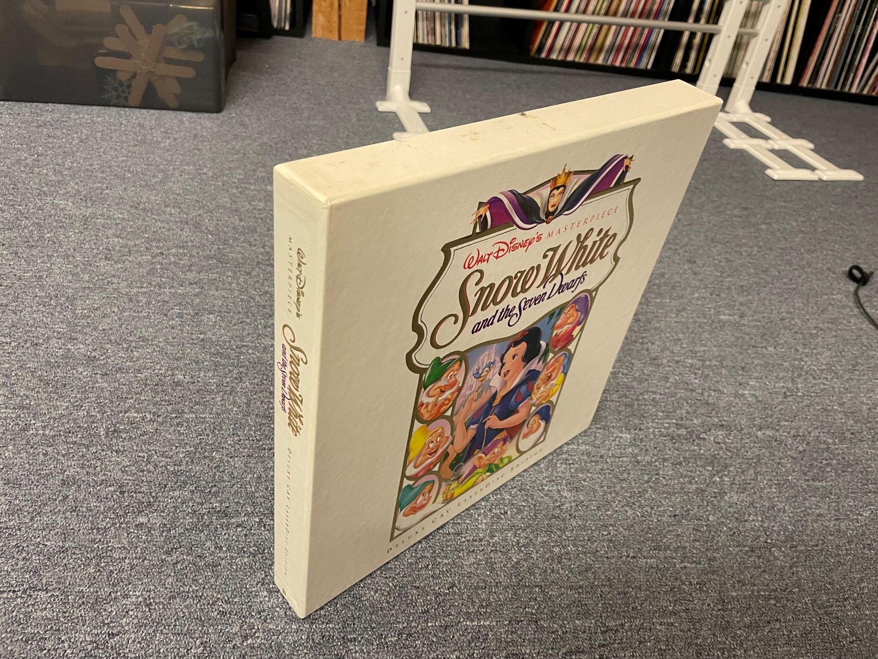 Tutti i DVDs: Walt Disney's: Snow White - LASER DISC - Engli. – Usato da Stans venduto da Brode 2