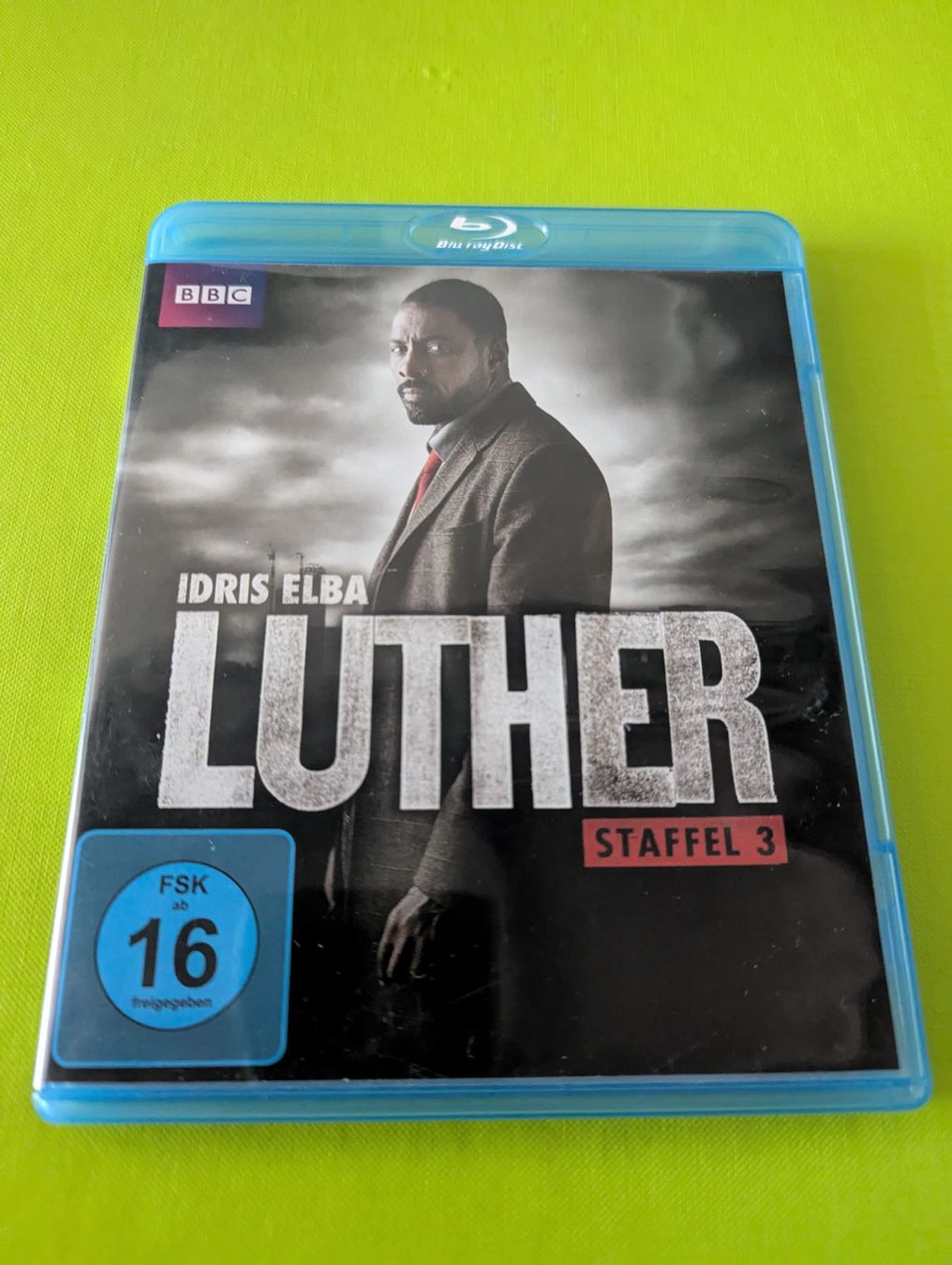 Tutti i DVDs: Luther - Staffel 3 Blu Ray DVD -  BBC Idris Elba – Usato da Hünenberg See venduto da SpecialEditionGaming