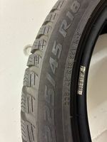 Winterreifen Pirelli 225 45 18 