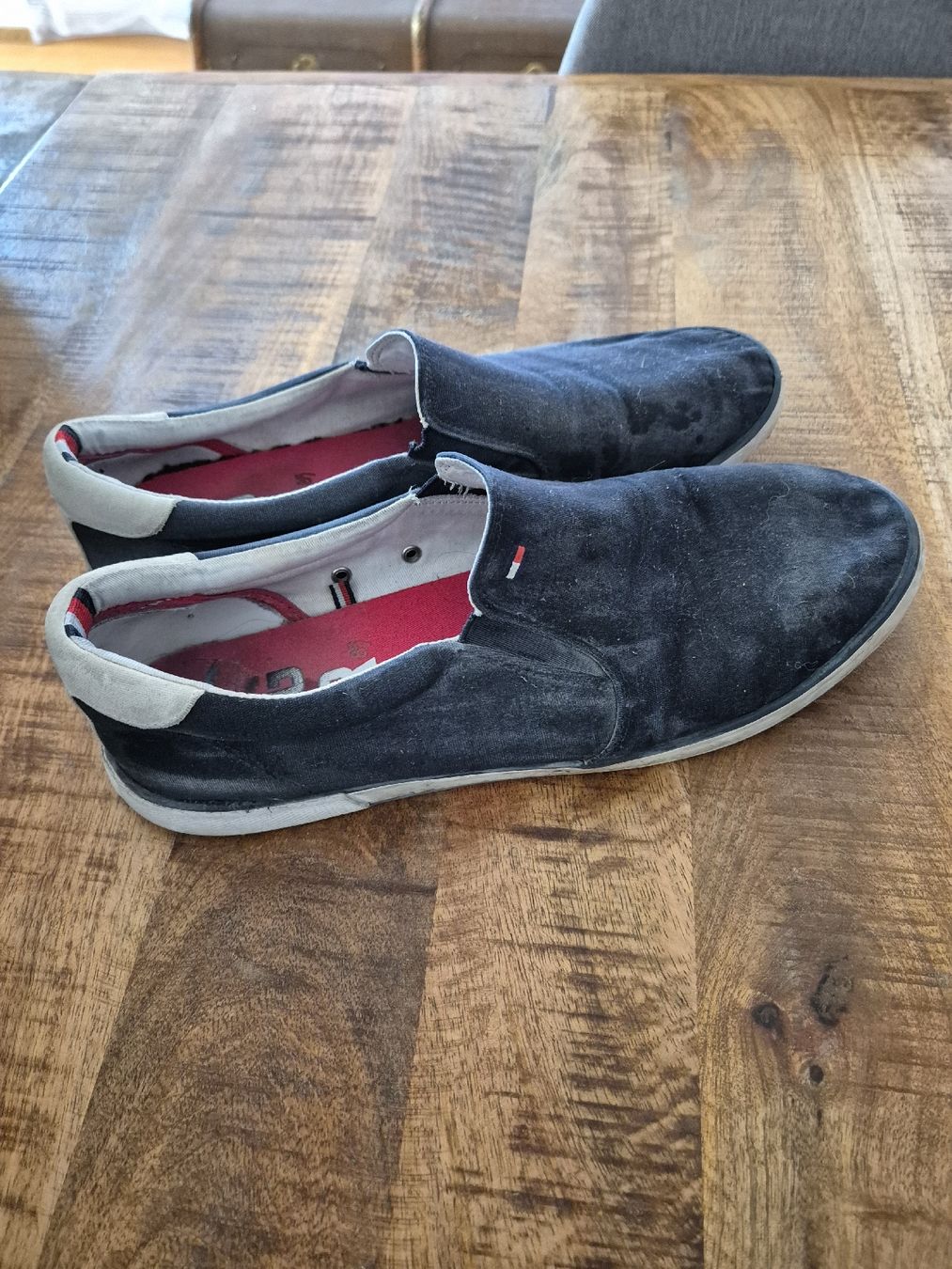 Scarpe da uomo: Tommy Hilfiger Stoffschuhe Gr. 44 – Usato da Frauenfeld venduto da Shimy