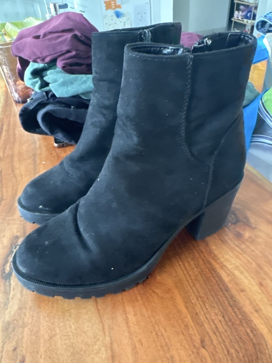 Scarpe da donna: Stiefeletten schwarz Gr.38 – Usato da Sissach venduto da fre_m8fn 1