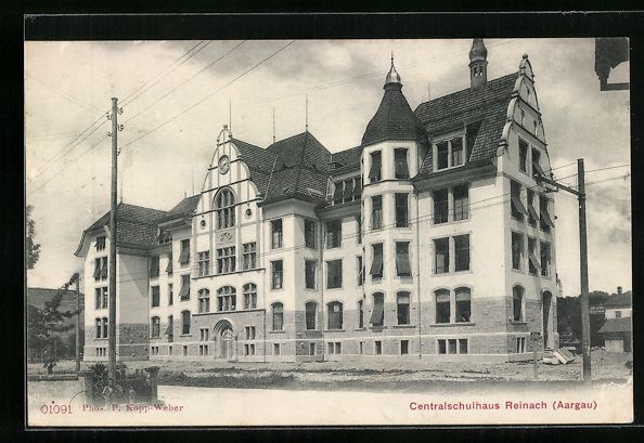 Cartoline postali: Reinach, Centralschulhaus im Sonnenschei – Usato da Berlin venduto da bartko-reher