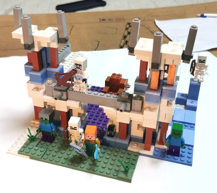 Lego Kit di costruzioni: Lego Minecraft 21186 – Usato da Golino venduto da emi_6l62 1