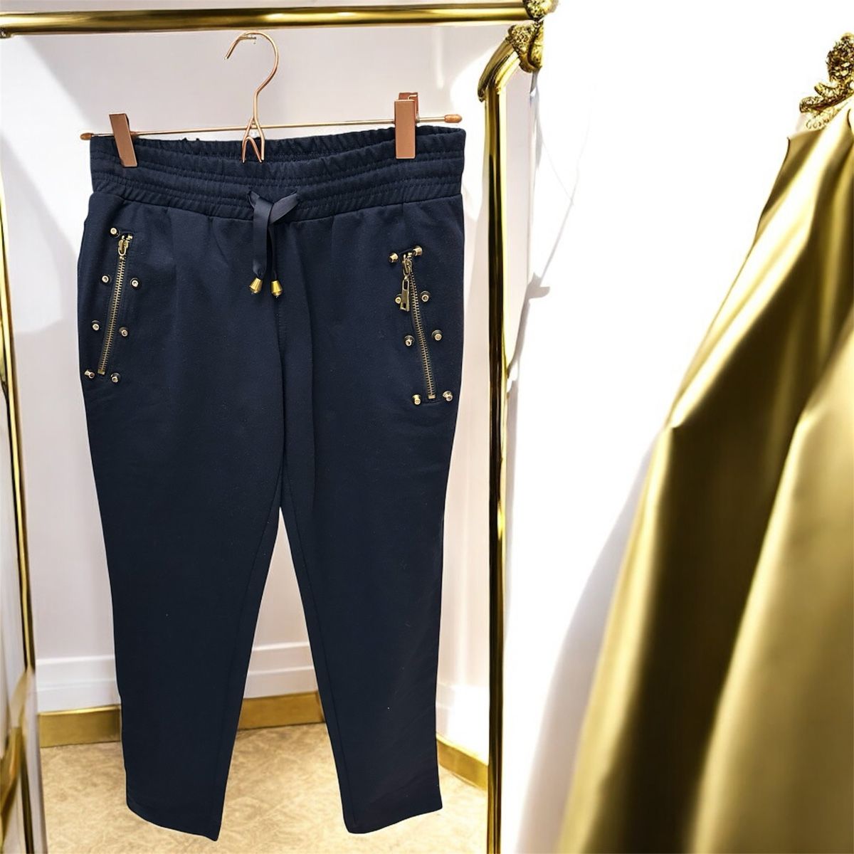 Lotti di vestiti: Jogginghose Set mit Reissverschluss, Grösse S – Nuovo e nell'imballaggio originale da unterentfelden venduto da leyla08 1