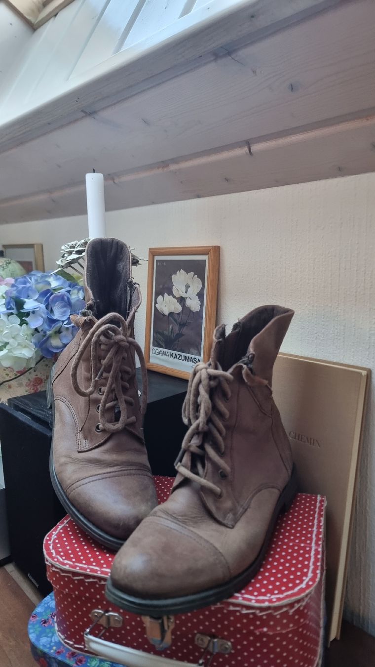 Scarpe da donna: Bottines à lacets et fermeture éclair marron taille 39 – Usato da Vevey venduto da fer3ica 4