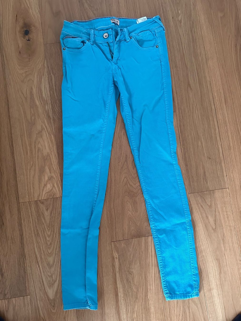 Tommy Hilfiger Jeans: Hilfiger Hose wie neu 28/32 – Gebraucht aus Pfaffhausen von Klaras_second_hand