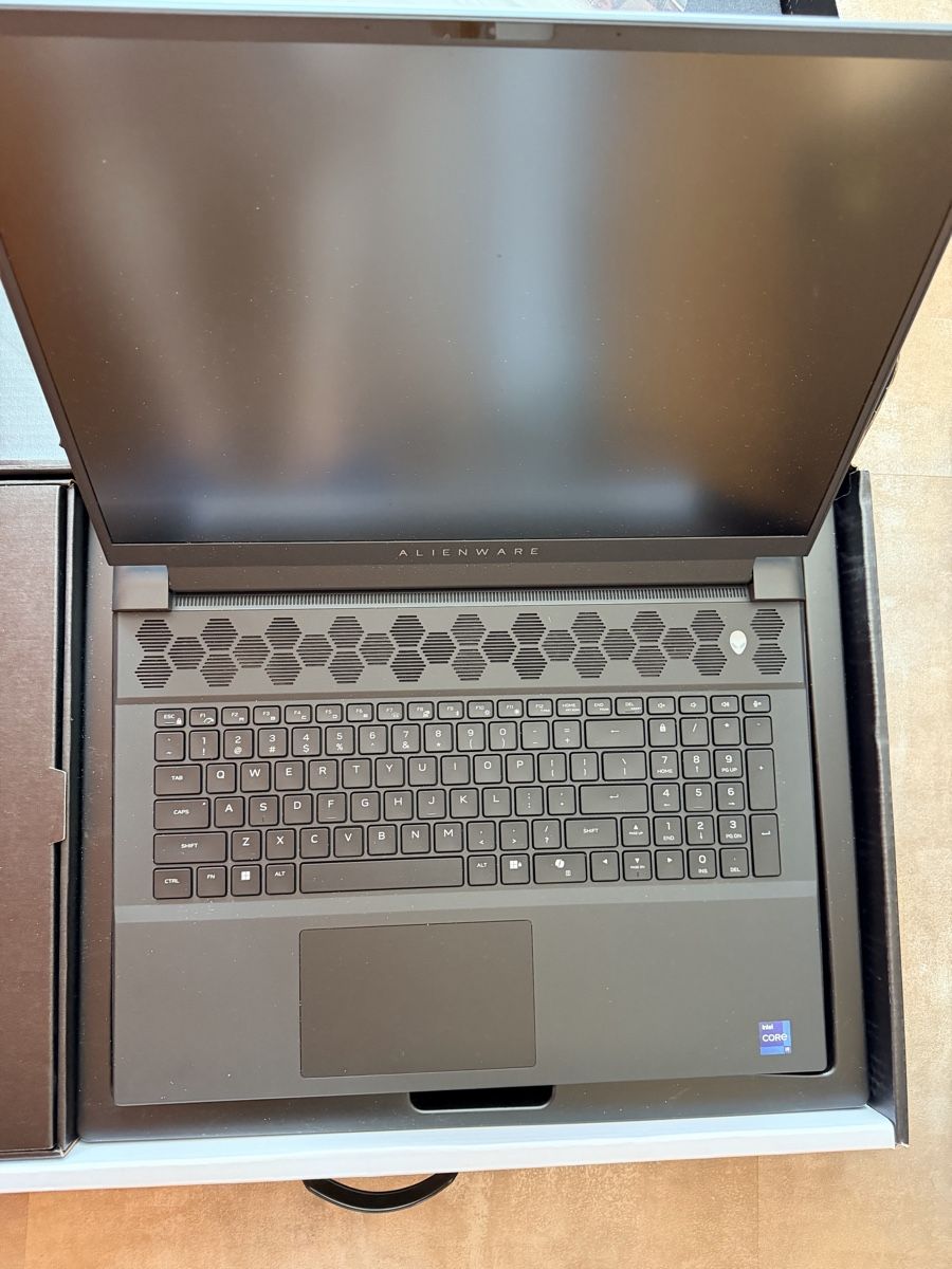 Alienware Notebooks: Alienware M18 R2 – Neu (gemäss Beschreibung) aus Glis von 136_sx7m 1
