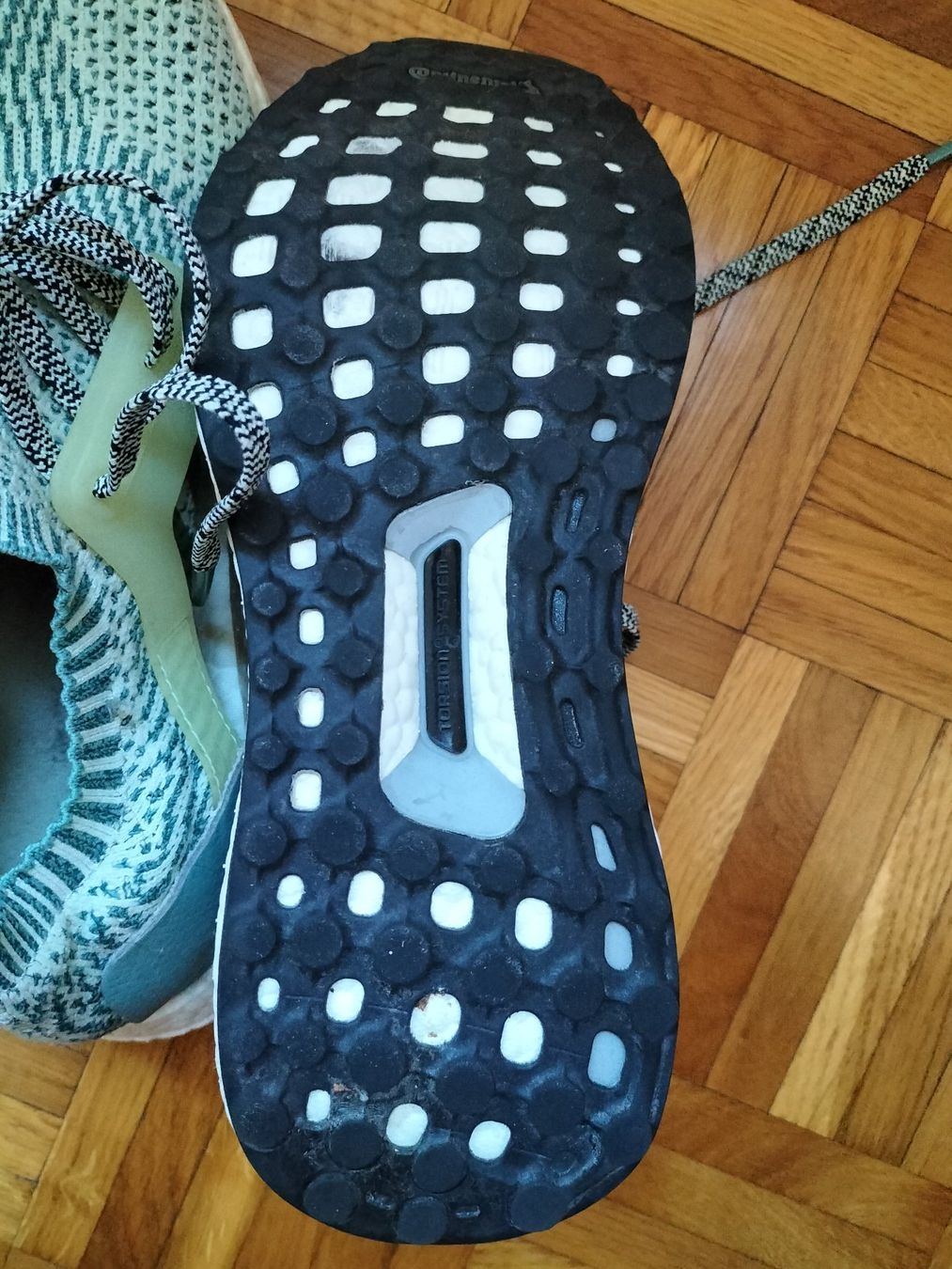 Adidas Chaussures femmes: Adidas UltraBoost – D'occasion à Clarens par coco_fashion 4