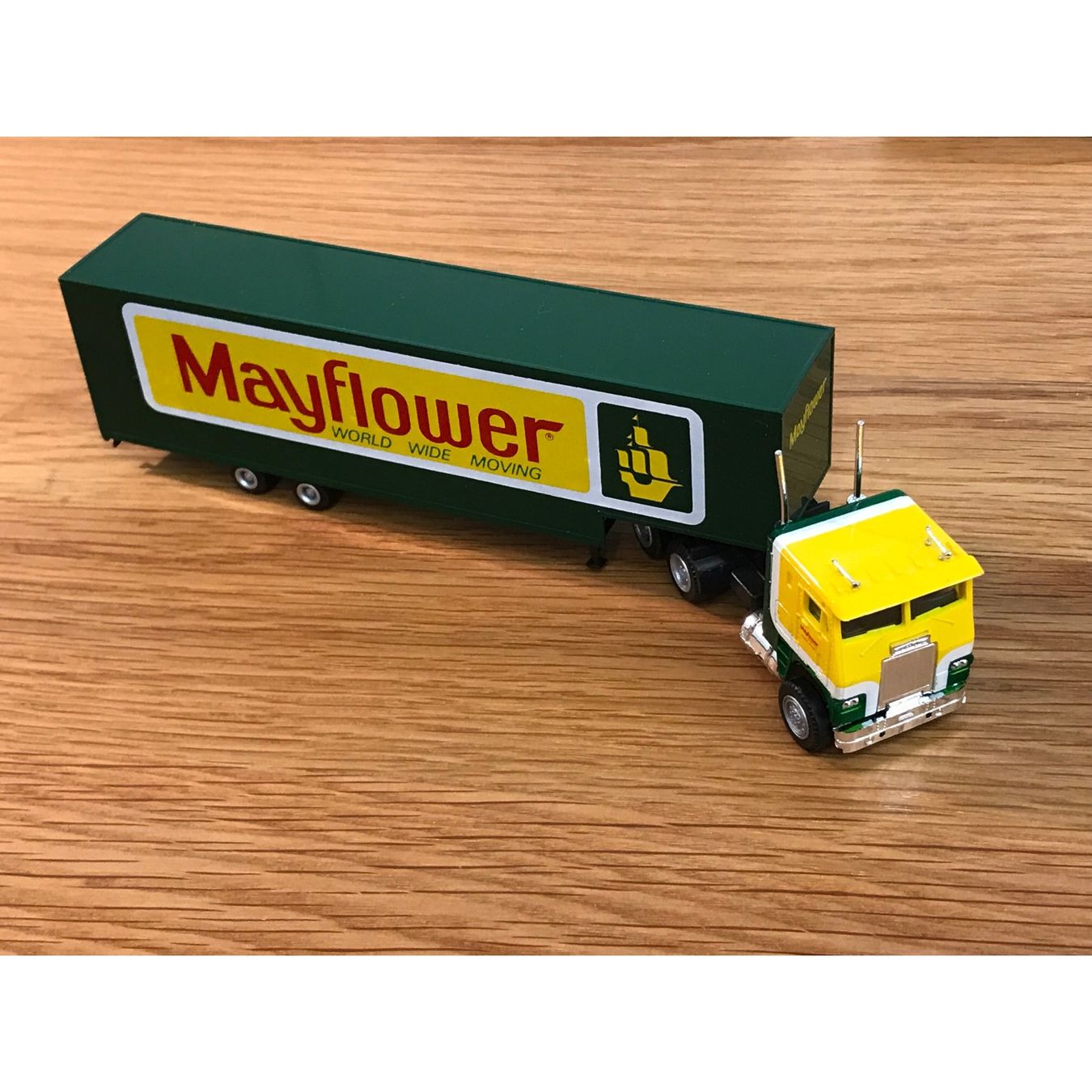 Freightliner Modellautos: U.S.FREIGHTLINER -TRUCK/SEMI COMBINATION 1/87  "MAYFLOWER" – Neu (gemäss Beschreibung) aus Hugelshofen von lakeinvestor 1