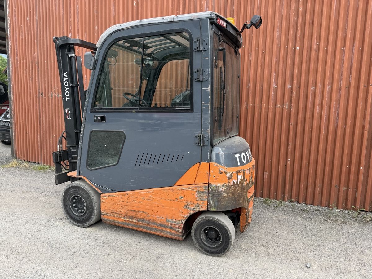 Toyota Carrelli elevatori e a forche: Toyota Stapler Elektro – Difettoso da Buchs SG venduto da cayenneturbo96 1