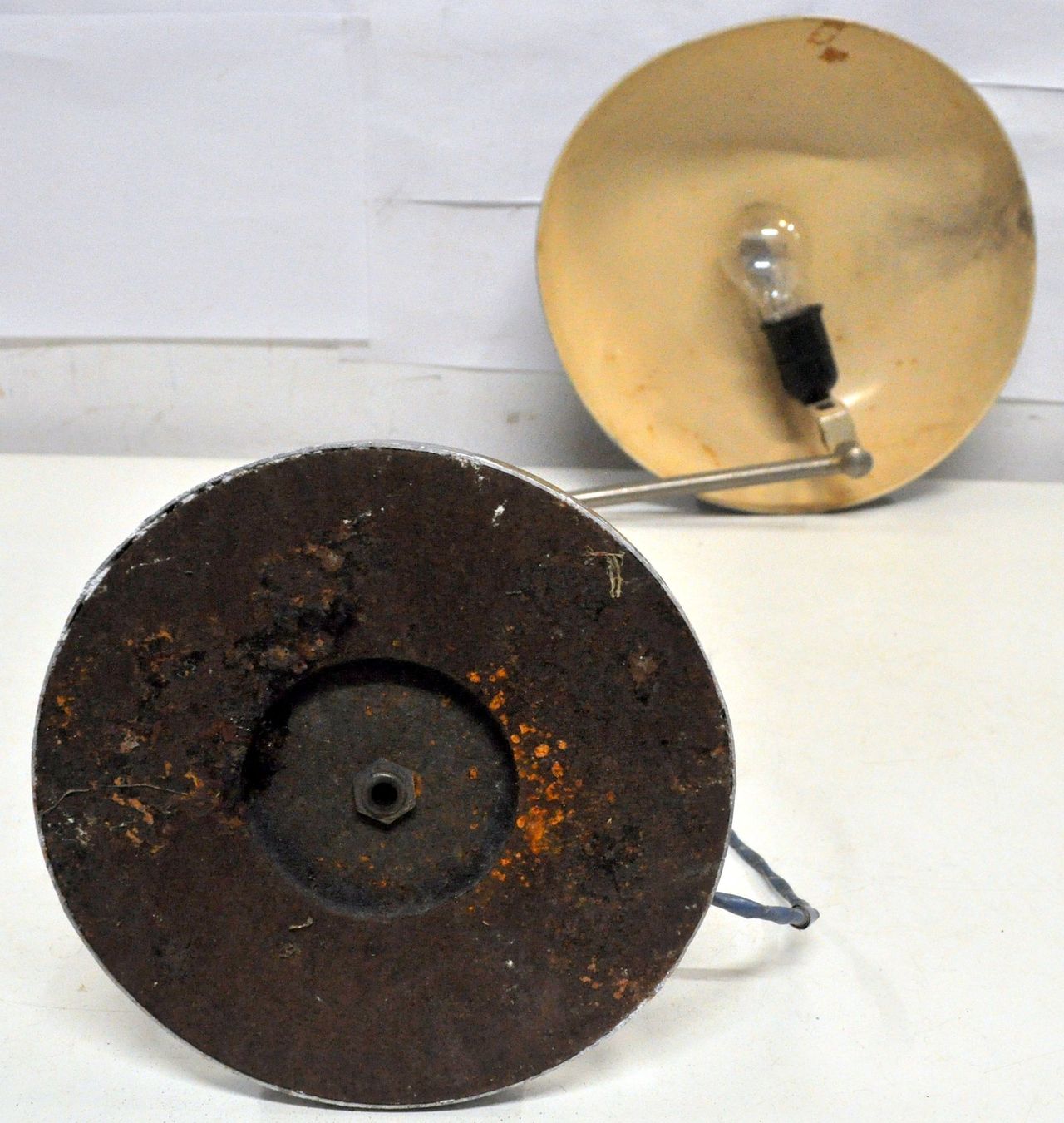 Amba Lampen: Ancienne lampe AMBA à restaurer – Gebraucht aus Neuchâtel von Neuchatel 9