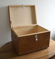Aufbewahrungsbox aus Holz mit Klappdeckel und Schloss