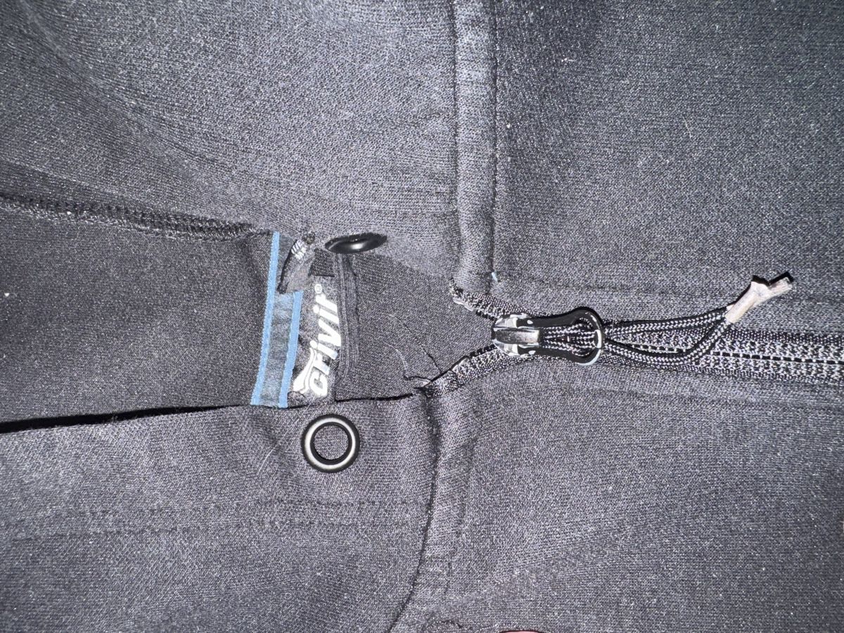 Maglioni & Felpe: Schwarze Sportpullover mit Reisverschluss von Crivit, – Usato da Bern venduto da pablito01 3