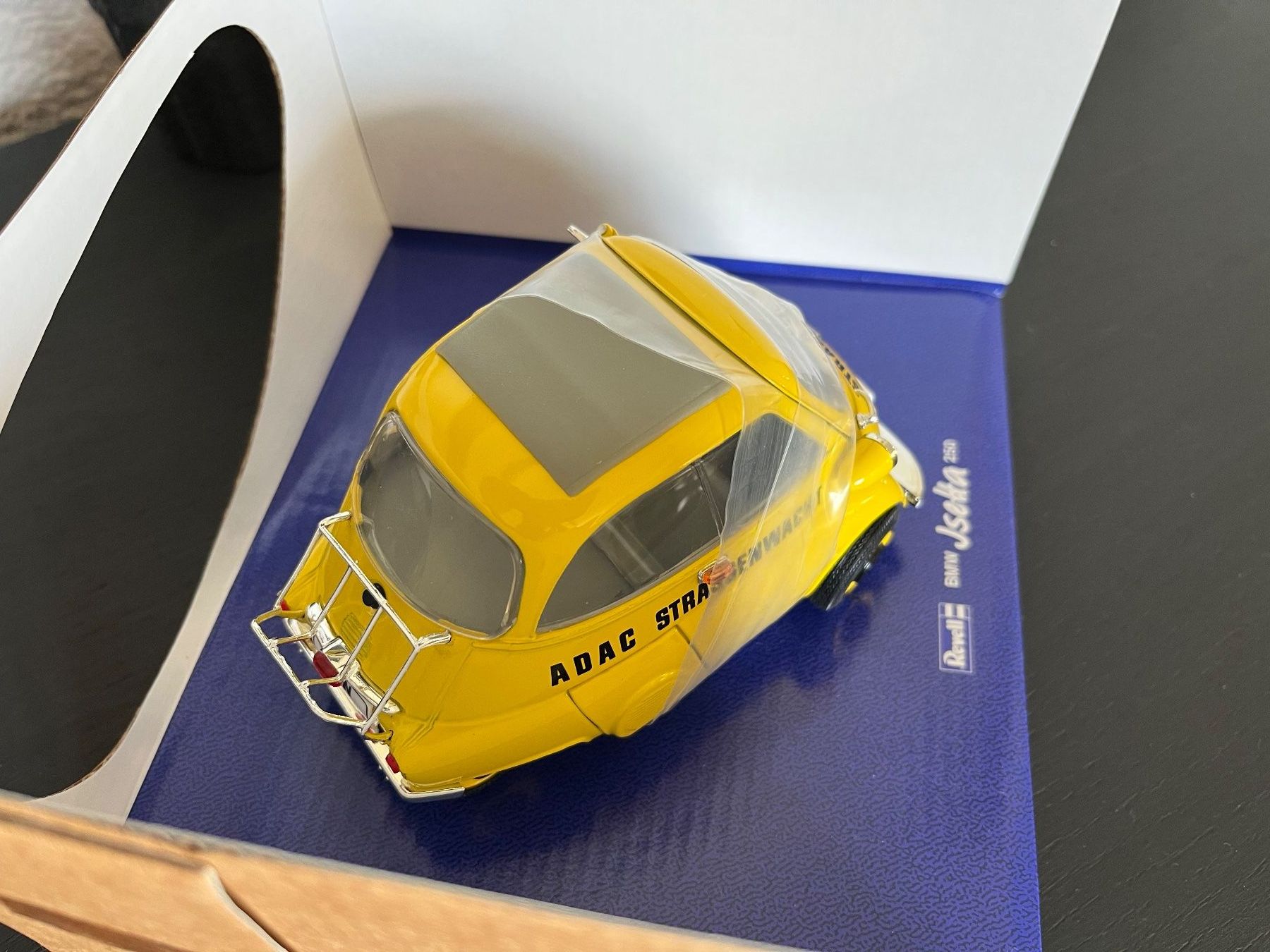 BMW Modellini d'auto: BMW Isetta 250 Revell 1:18 – Usato da St-Cergue venduto da ncu_t267 4