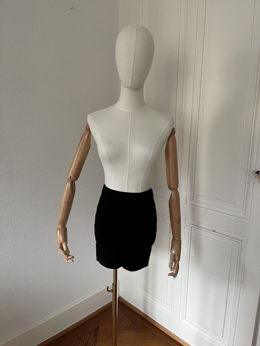 Röcke: Charlotte Russe Black Mini Skirt, Size S, Ribbed Style – Gebraucht aus Mies von Nib2011