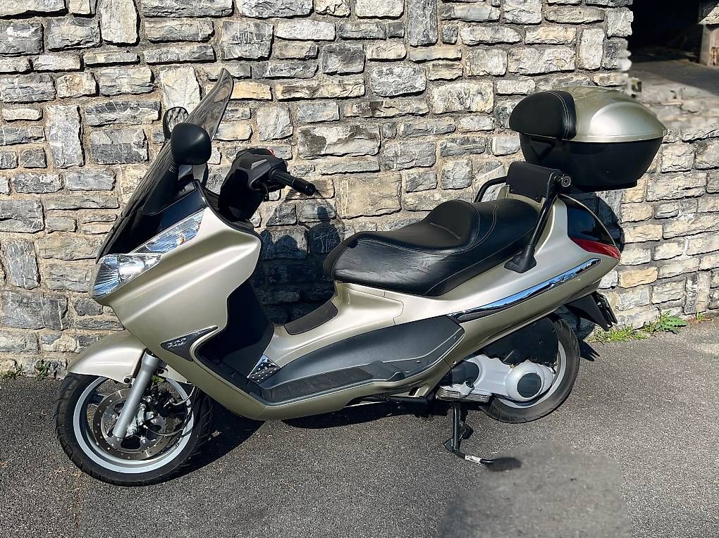 Scooters: Piaggio X8 - 200 – D'occasion à Hünibach par umai 1