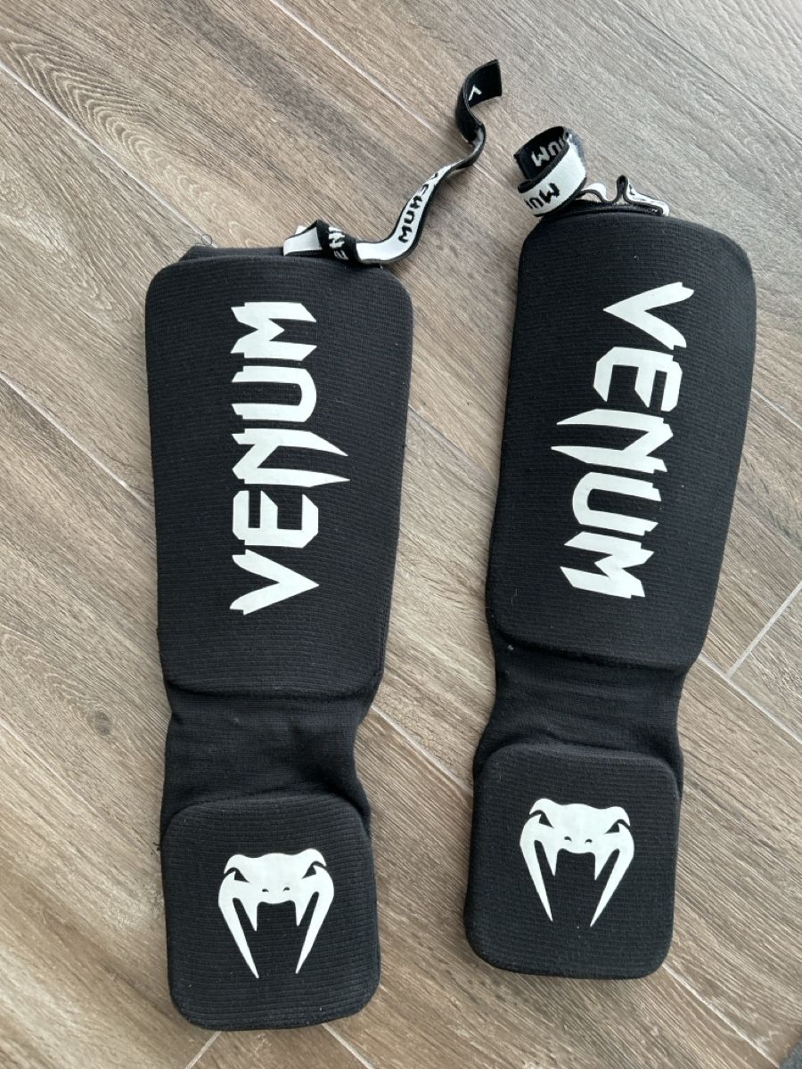 Venum Protezioni & Imbottiture: Protège tibia venum – Usato da Genolier venduto da Leo_Bn