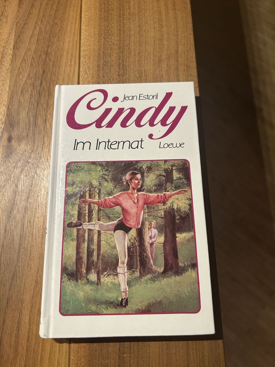 Bücher: Buch „Cindy im Internat“ – Gebraucht aus Luzern von HuberRenat