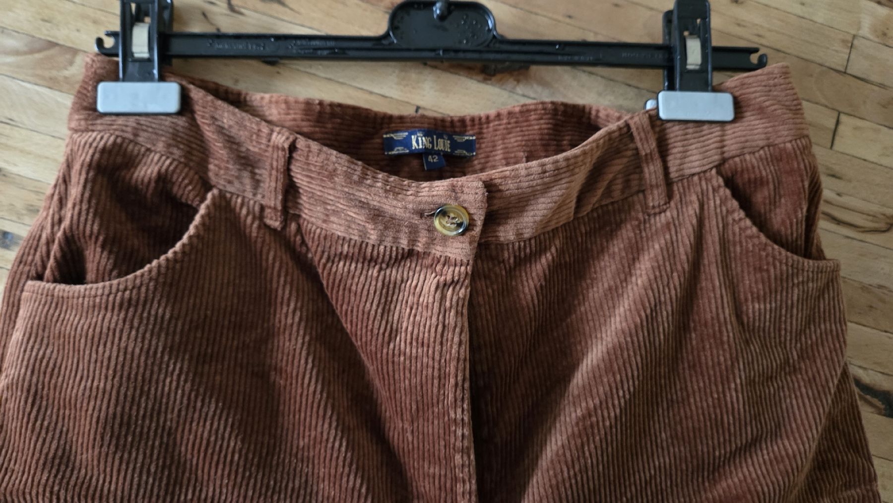 King Louie Pantaloni: Braune Cordhose, Grösse 42 – Nuovo (secondo la descrizione) da Winterthur venduto da sandi99 2