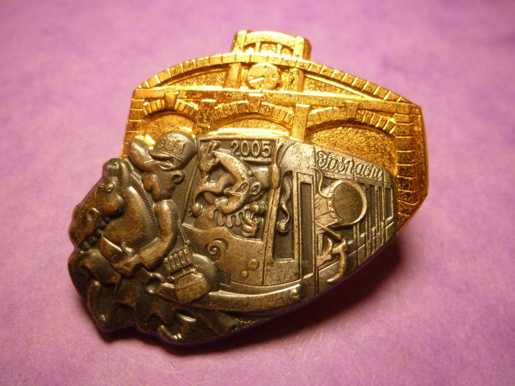 Placchette & Badge: BASEL 2005 GOLD – Usato da Ried (Muotathal) venduto da Mandarin02